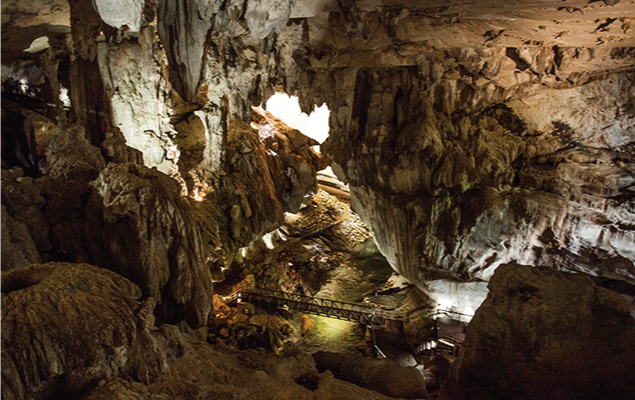Mulu Show Caves