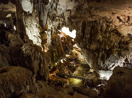 2D1N Mulu Show Caves